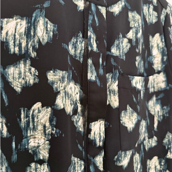 Simply Vera Vera Wang Women short-sleeve, partial button-down blouse Small Petit - Picture 4 of 11